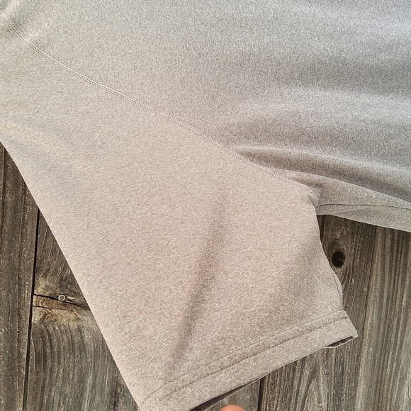 Under Armour Men's Light Gray Short Sleeve Tee Size XL - Picture 4 of 6